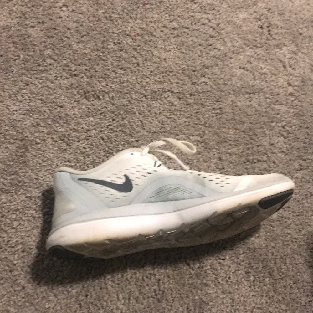 WOMENS NIKE SNEAKERS